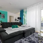 2 Wohnung, Kueche, Bad, Balkon, Netflix