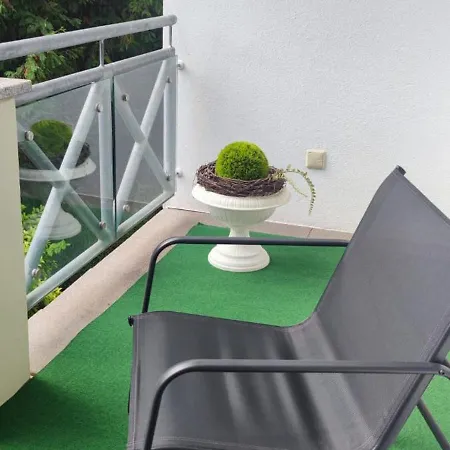 Apartment 2 Wohnung, Kueche, Bad, Balkon, Netflix