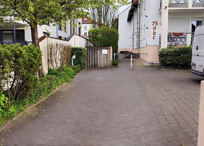 Apartment 2 Wohnung, Kueche, Bad, Balkon, Netflix *