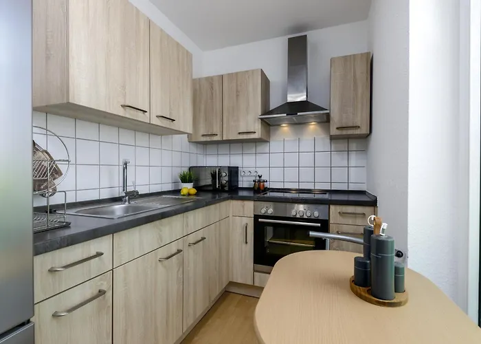 2 Wohnung, Kueche, Bad, Balkon, Netflix *